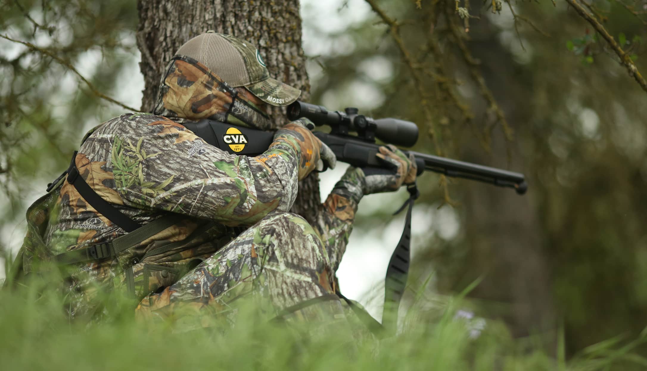 Solo muzzleloader hunter