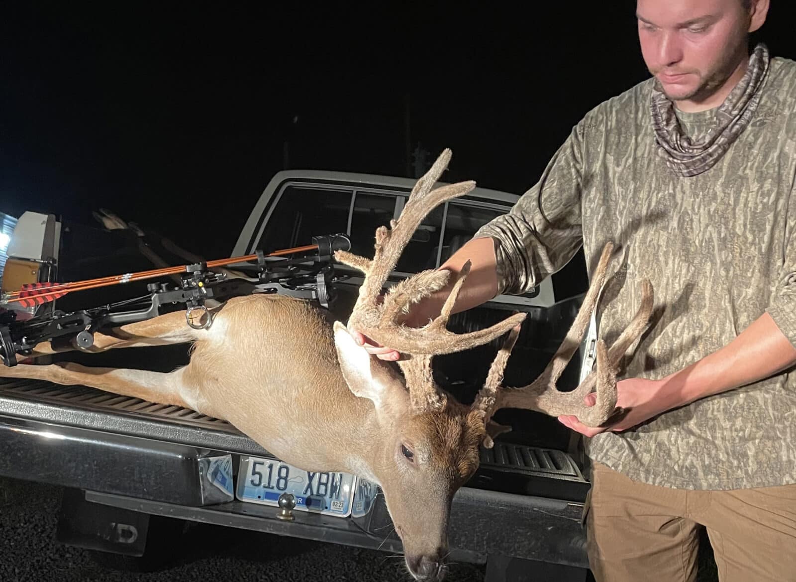 Tailgate buck
